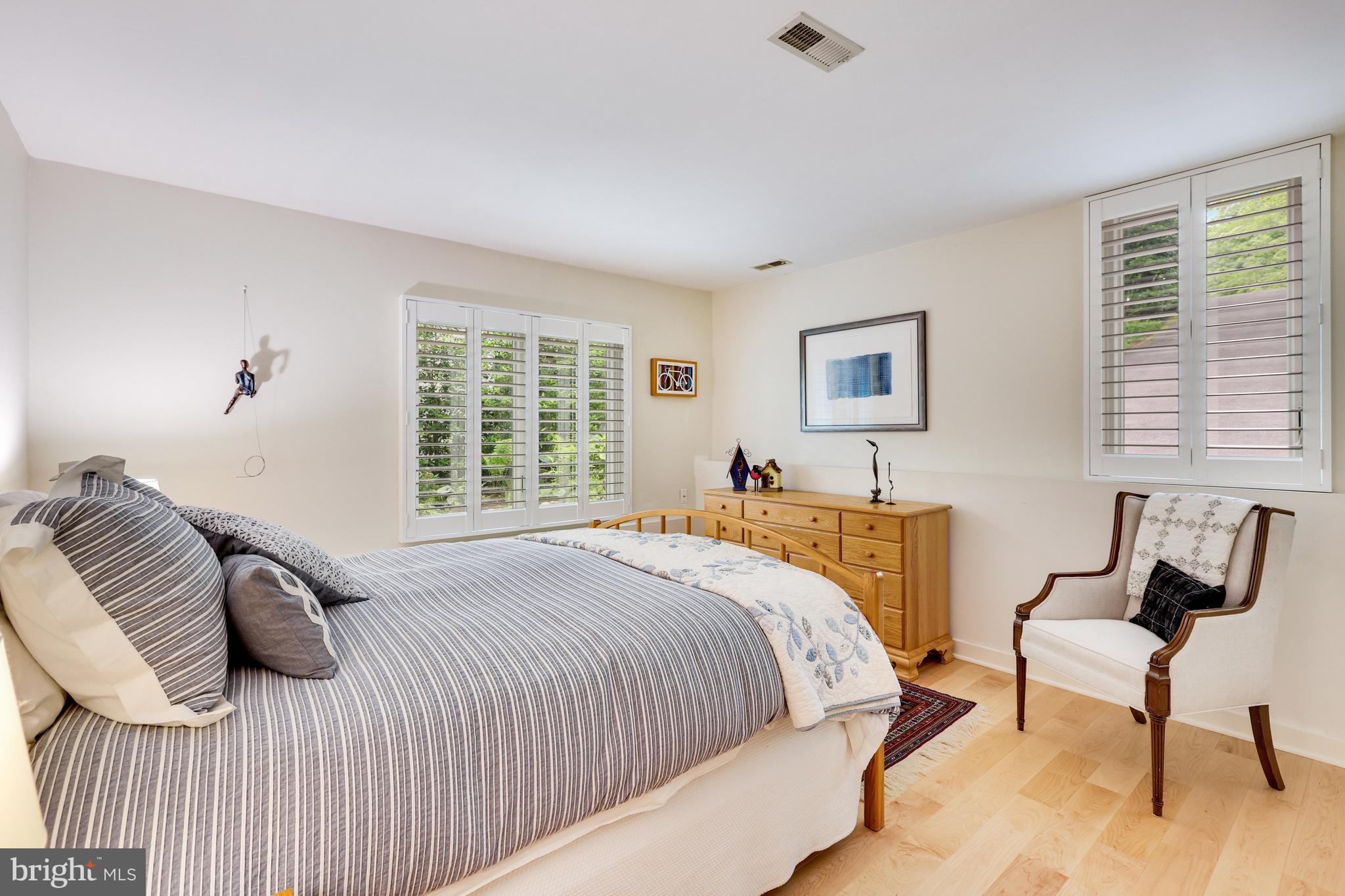 RESTON - Residential