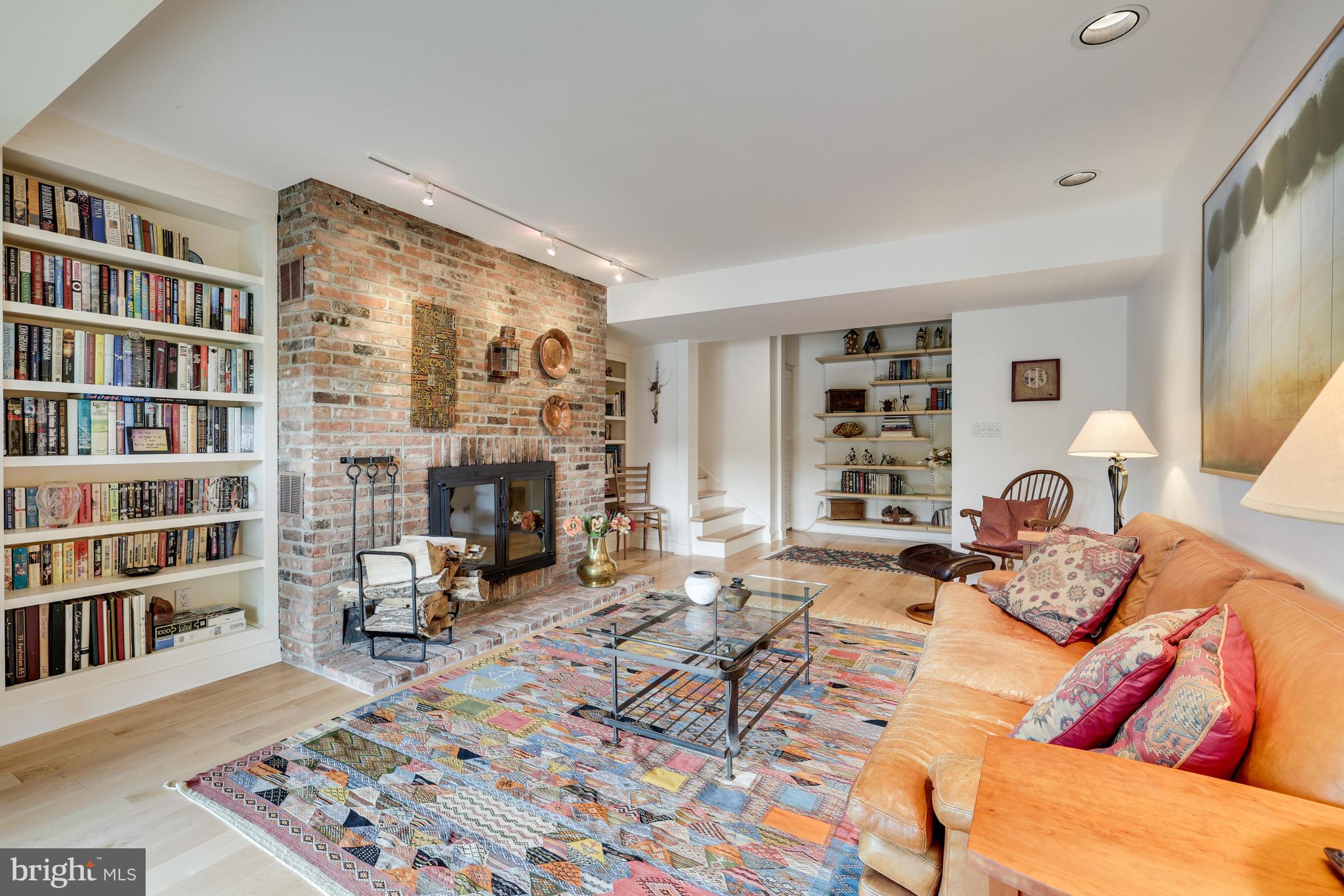 RESTON - Residential