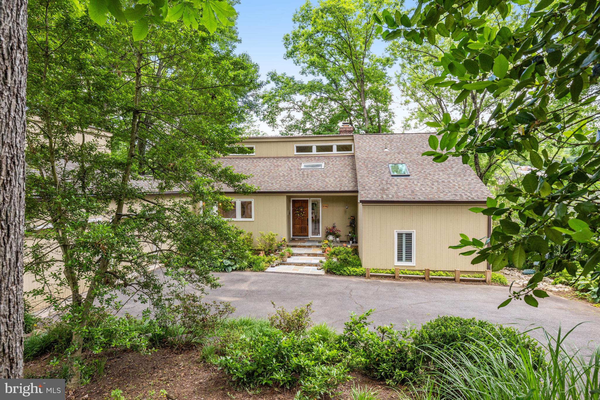 RESTON - Residential