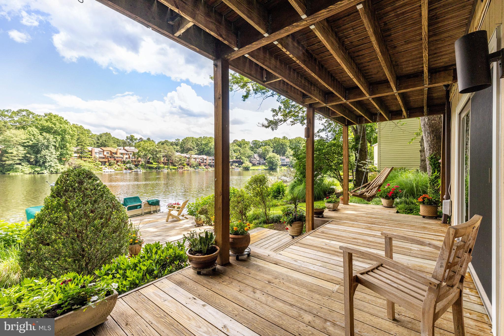 RESTON - Residential