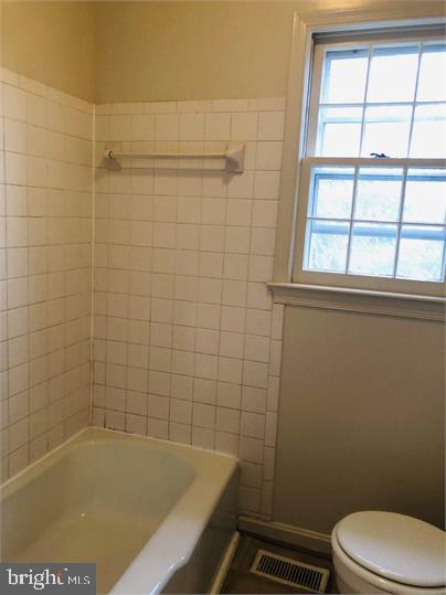 OLDE GREENWICH - Residential Lease