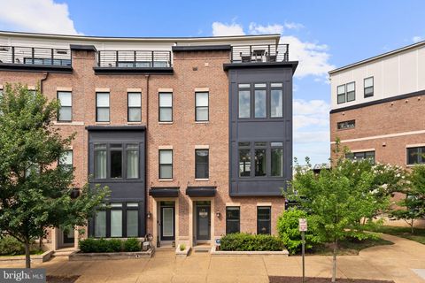 Townhouse For Sale - 22901 Ember Brook Circle<br/> Loudoun County, BRAMBLETON, VA 20148