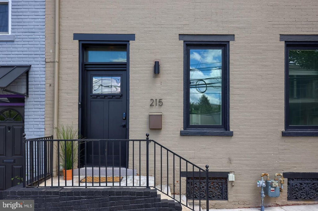 Photo of 215 N Lime Street, LANCASTER, PA 17602 (MLS # PALA2097318)