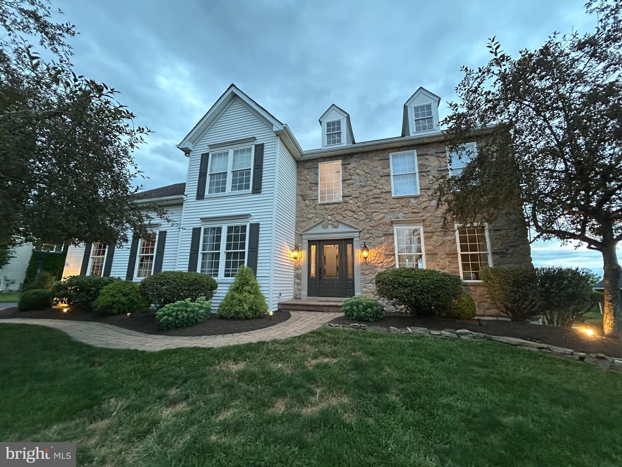 5266 WINDTREE DRIVE