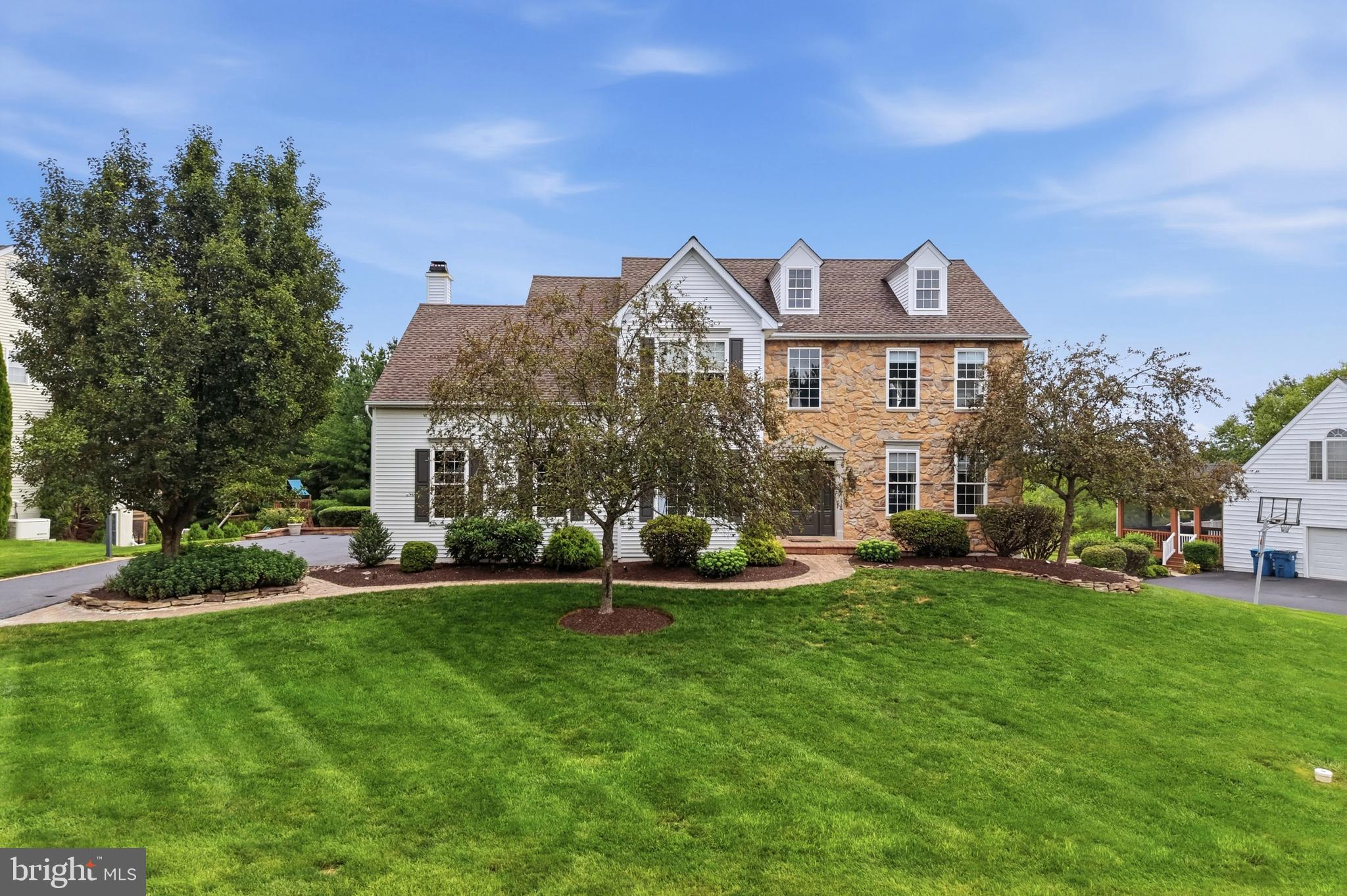 5266 WINDTREE DRIVE