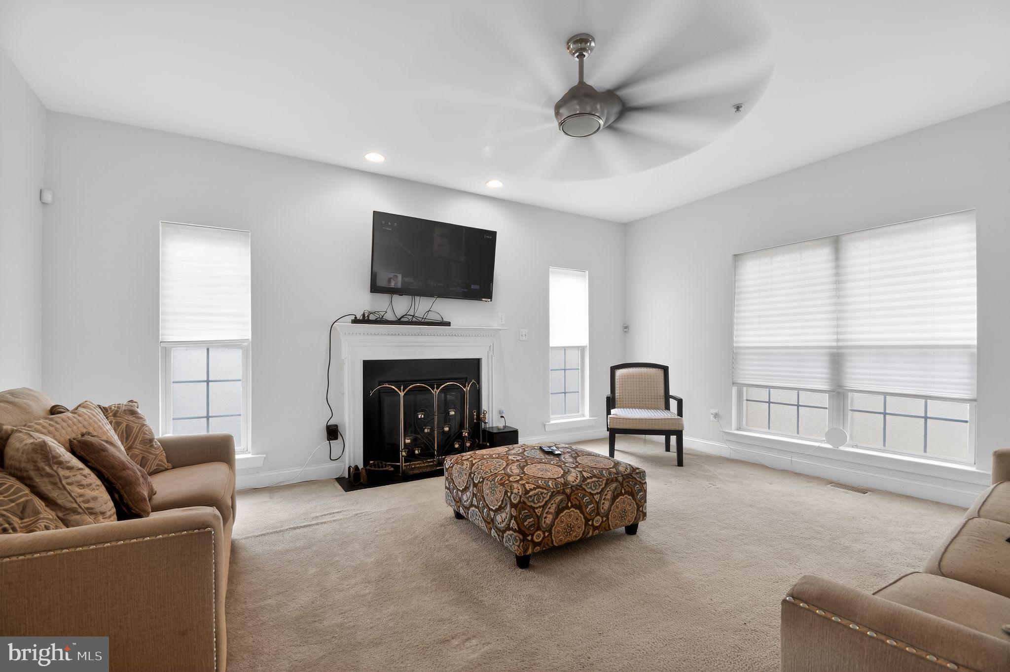 CHELTENHAM KNOLLS - Residential