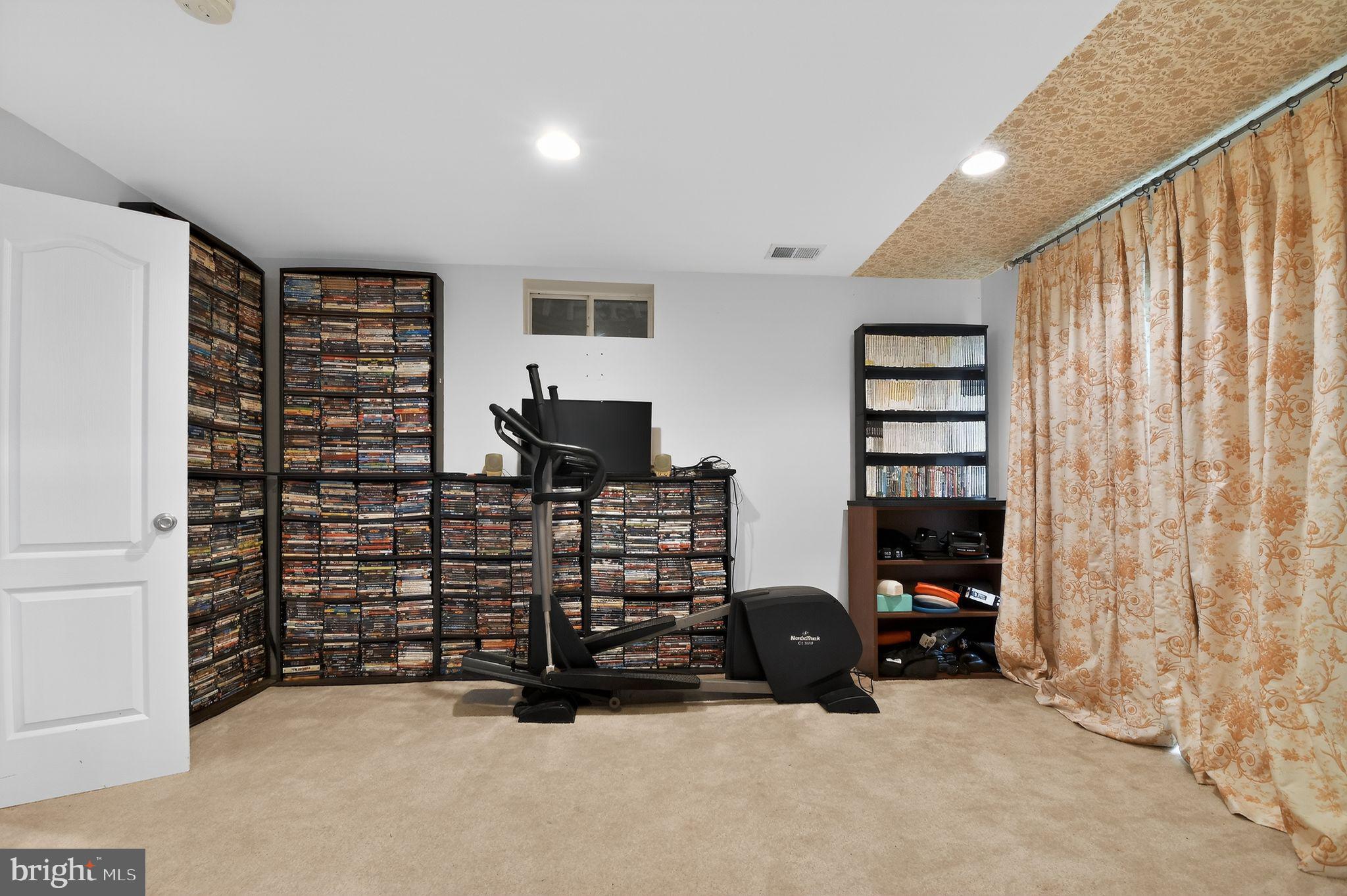 CHELTENHAM KNOLLS - Residential