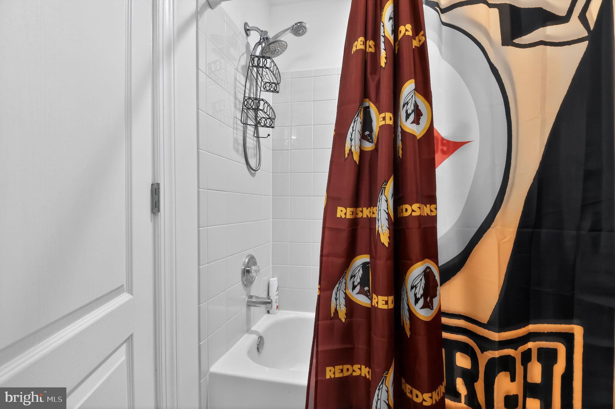 CHELTENHAM KNOLLS - Residential