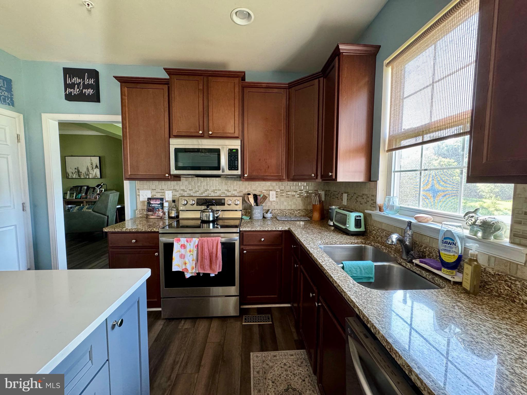 FOUNTAIN ESTATES - Residential