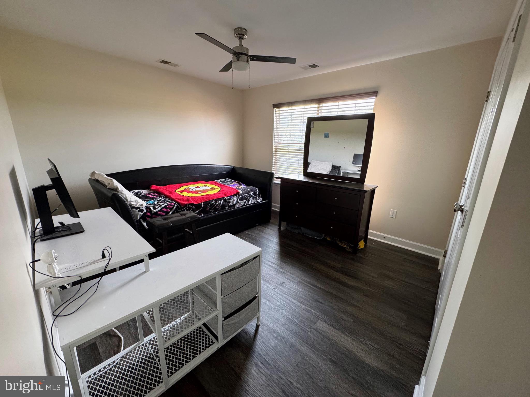 FOUNTAIN ESTATES - Residential