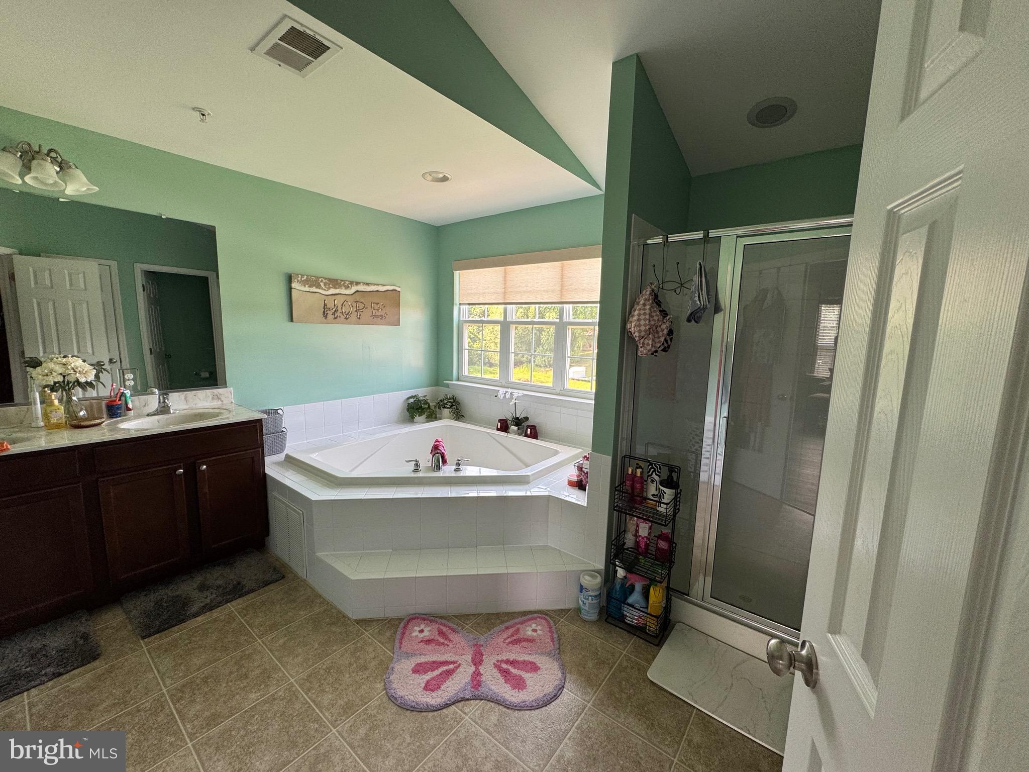 FOUNTAIN ESTATES - Residential