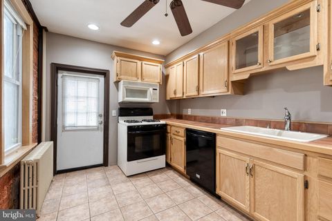 Townhouse For Rent - 809 S Glover Street<br/> BALTIMORE, MD 21224