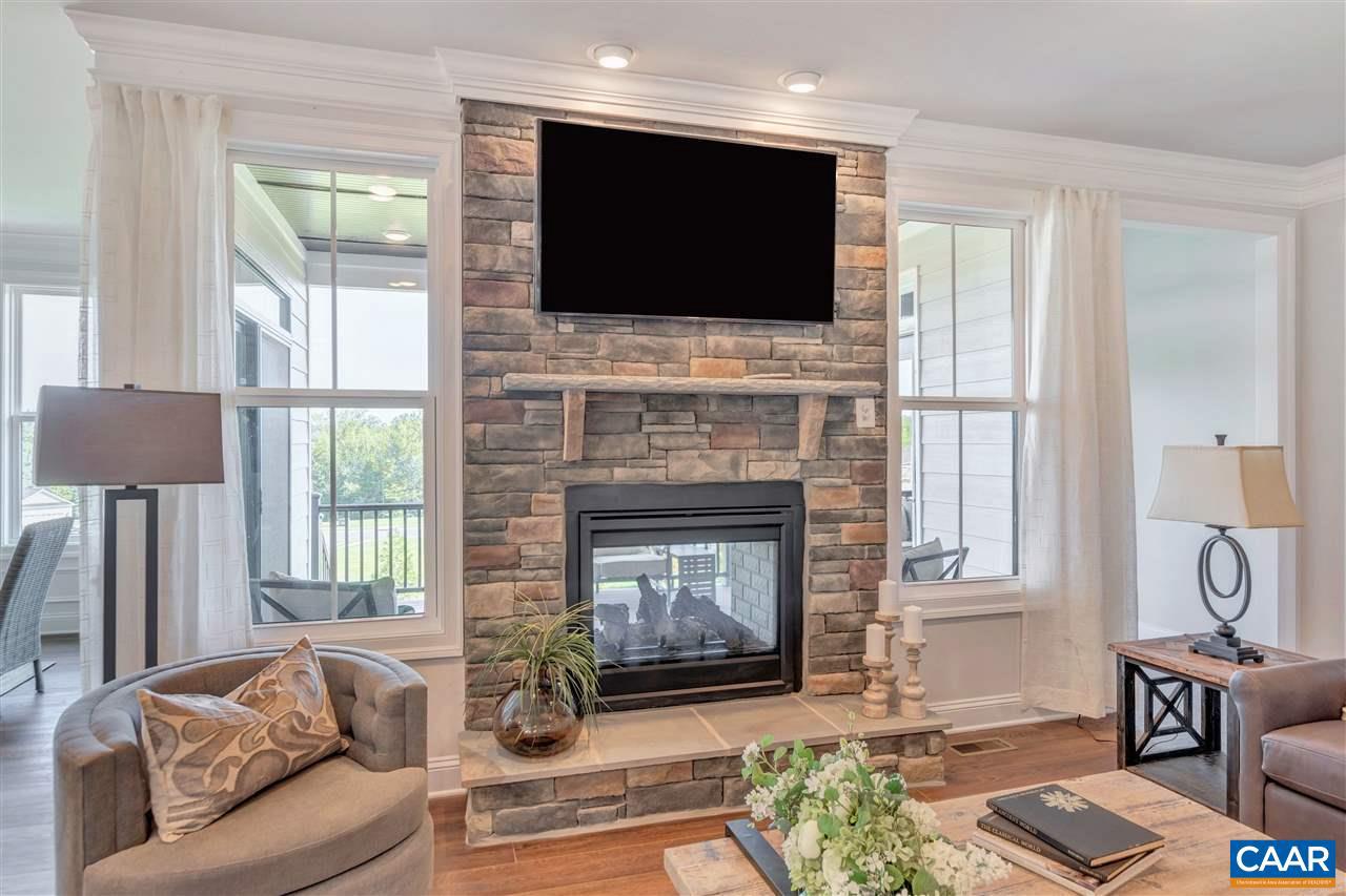 SPRING CREEK - Residential