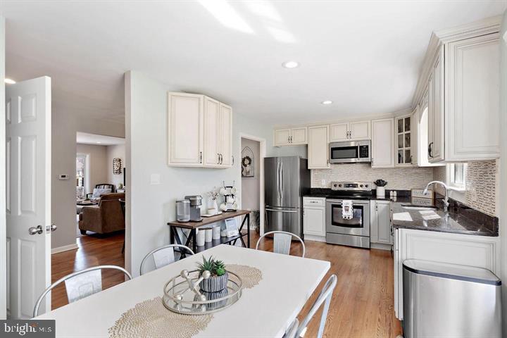 LAKEPOINTE - Residential Lease