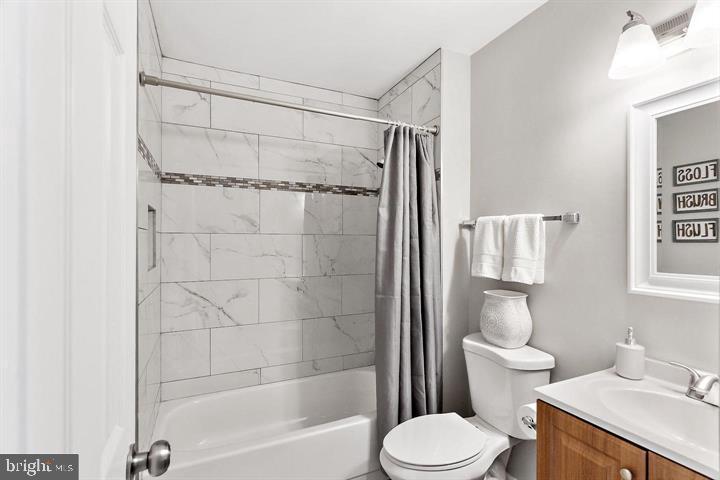 LAKEPOINTE - Residential Lease