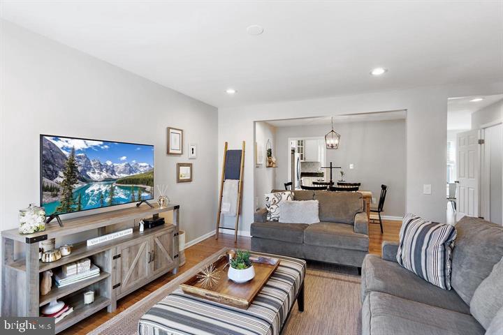 LAKEPOINTE - Residential Lease