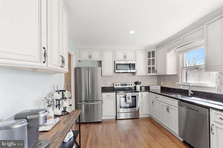 LAKEPOINTE - Residential Lease