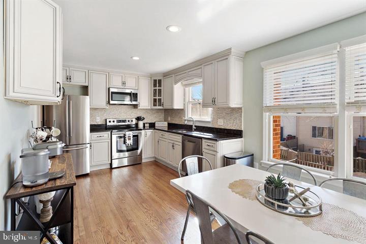 LAKEPOINTE - Residential Lease