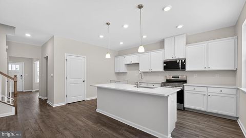 Photo of 32 Georgetown Drive, FREEHOLD, NJ 07728 (MLS # NJMM2004210)