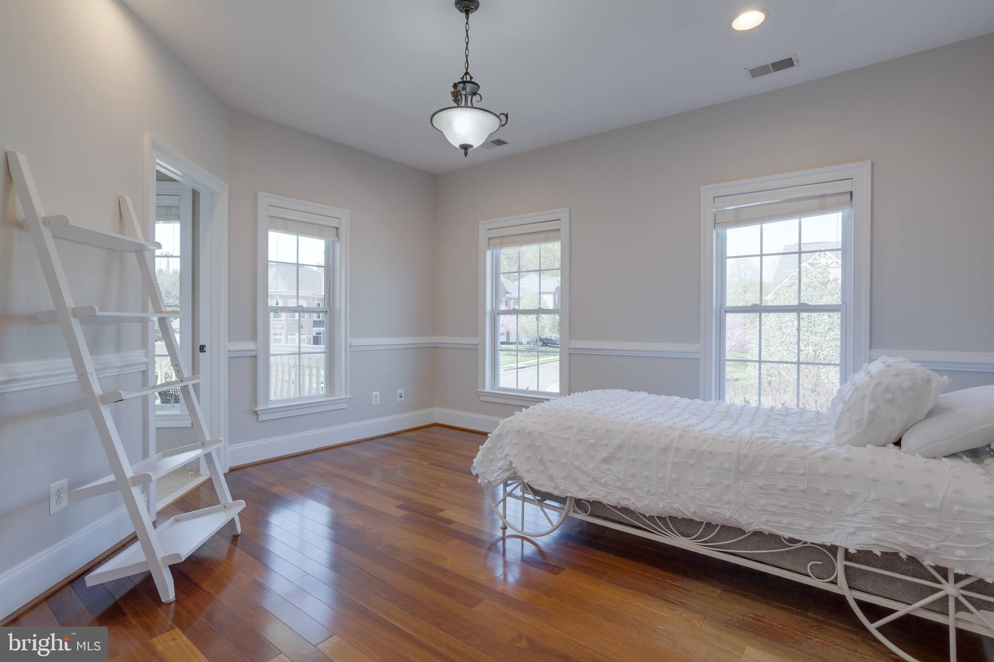 LAKEWOOD HILLS - Residential