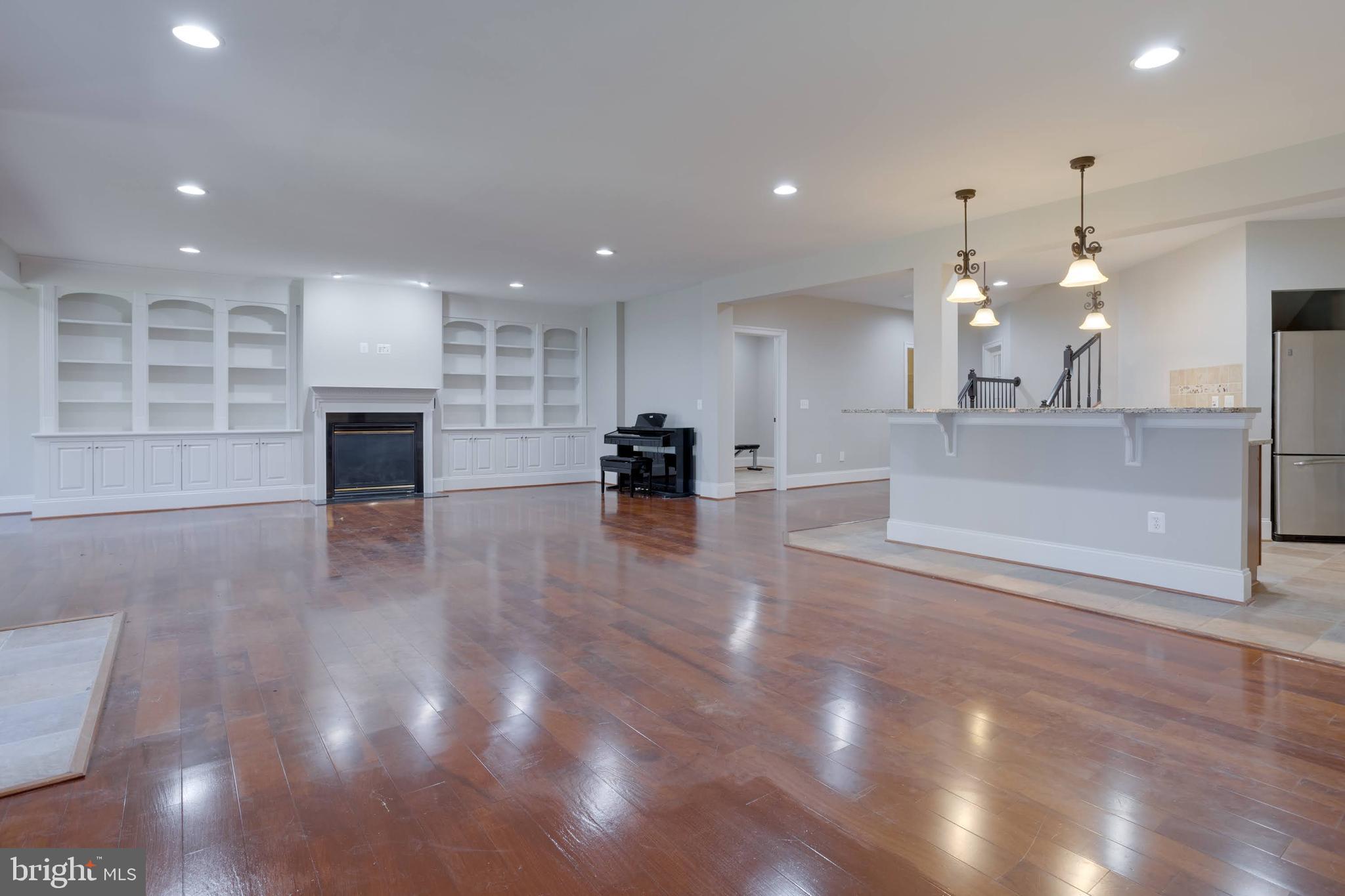 LAKEWOOD HILLS - Residential