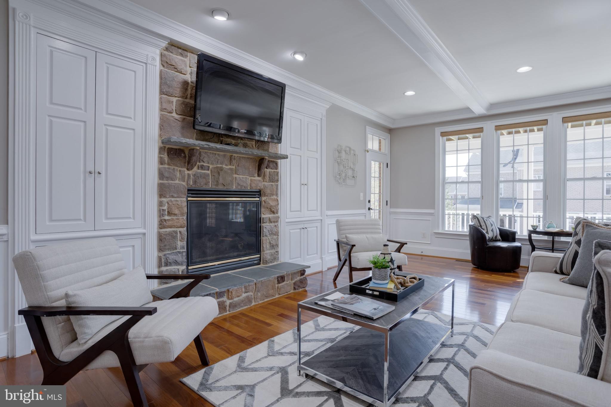 LAKEWOOD HILLS - Residential