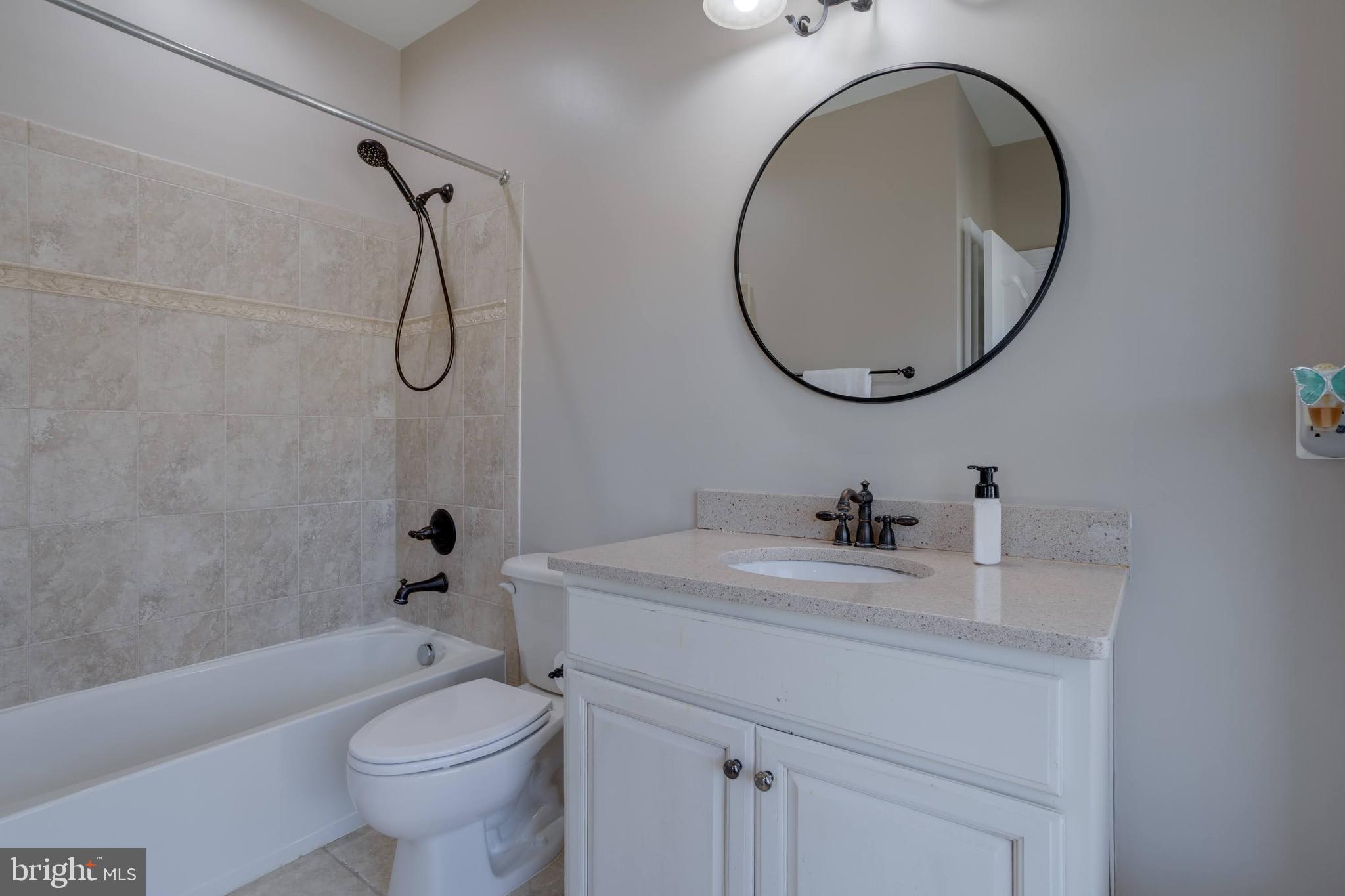 LAKEWOOD HILLS - Residential