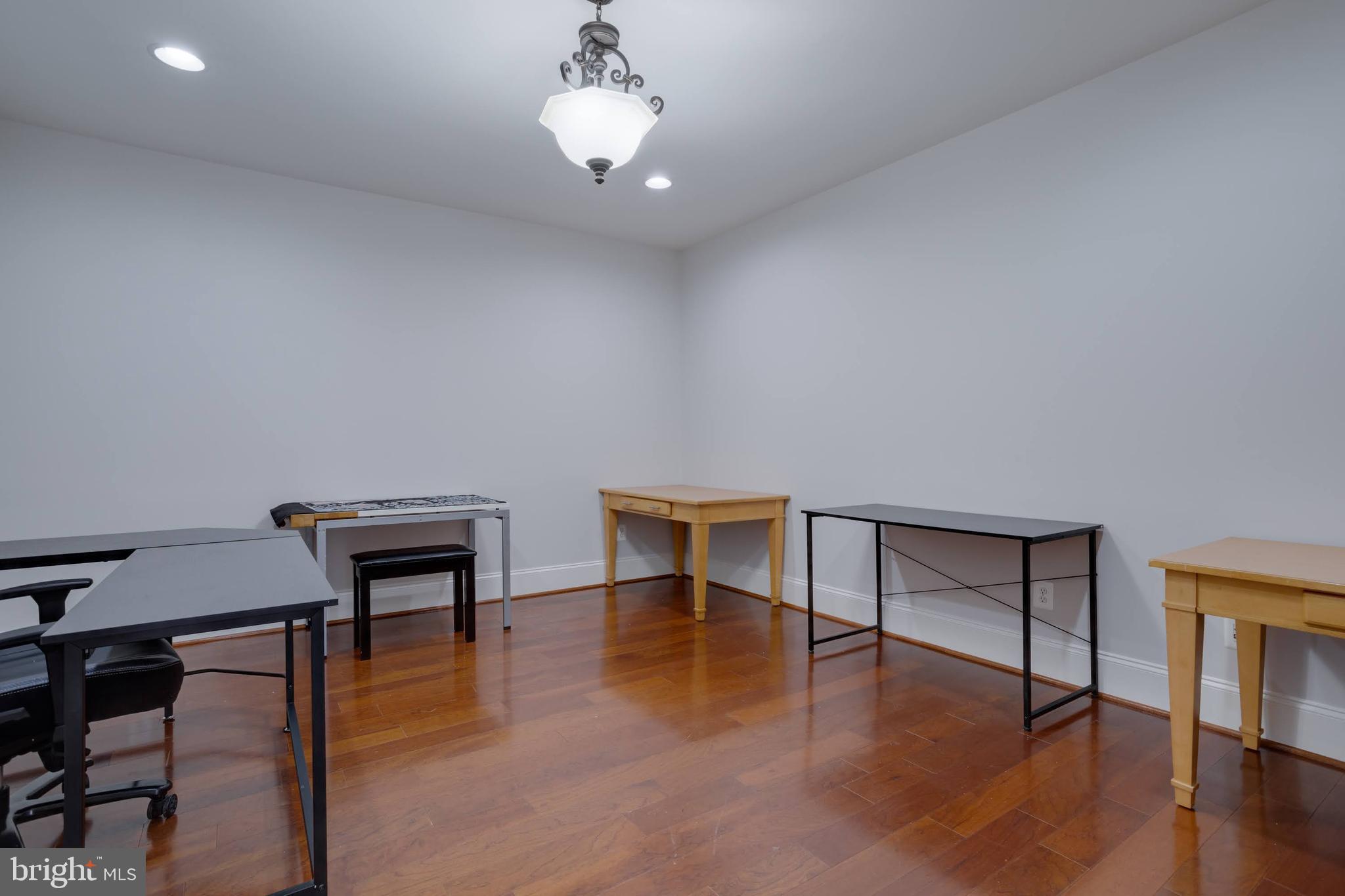 LAKEWOOD HILLS - Residential