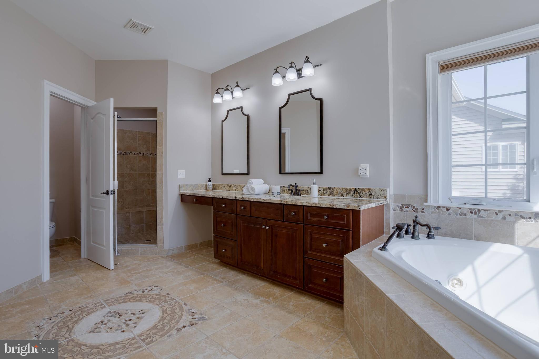 LAKEWOOD HILLS - Residential