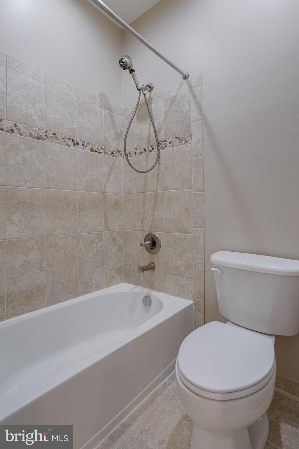 LAKEWOOD HILLS - Residential