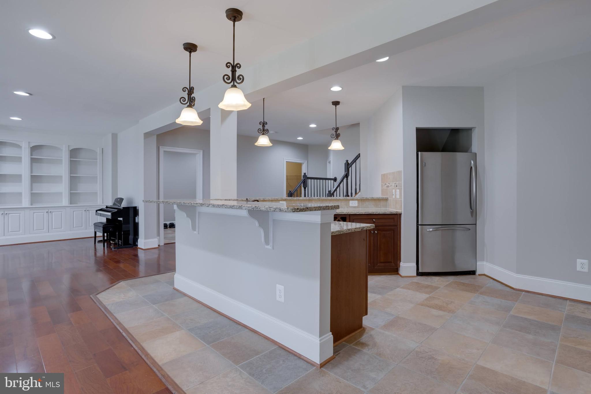 LAKEWOOD HILLS - Residential