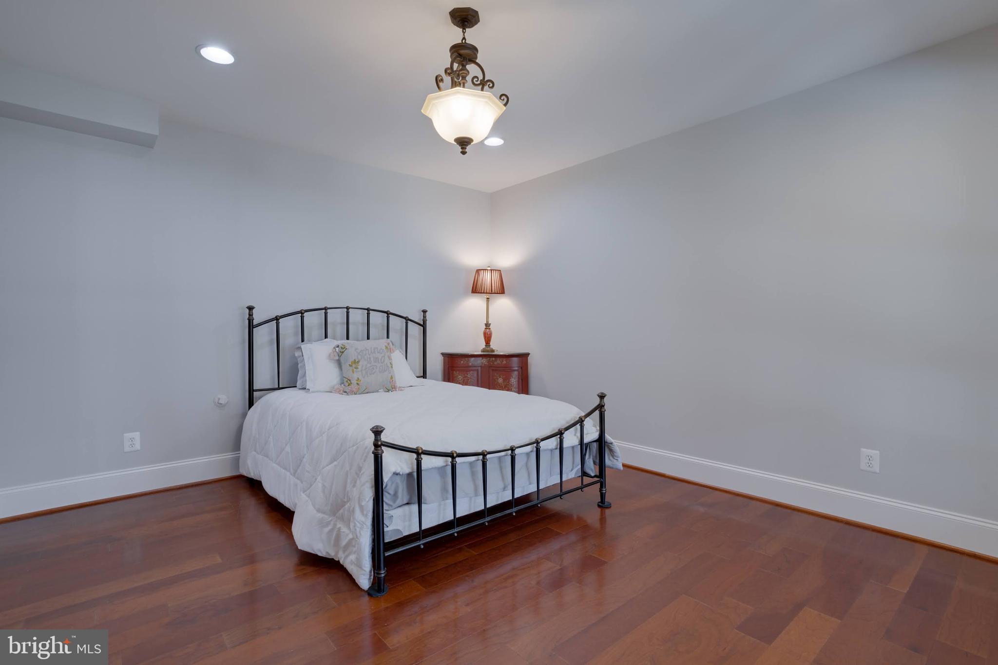 LAKEWOOD HILLS - Residential