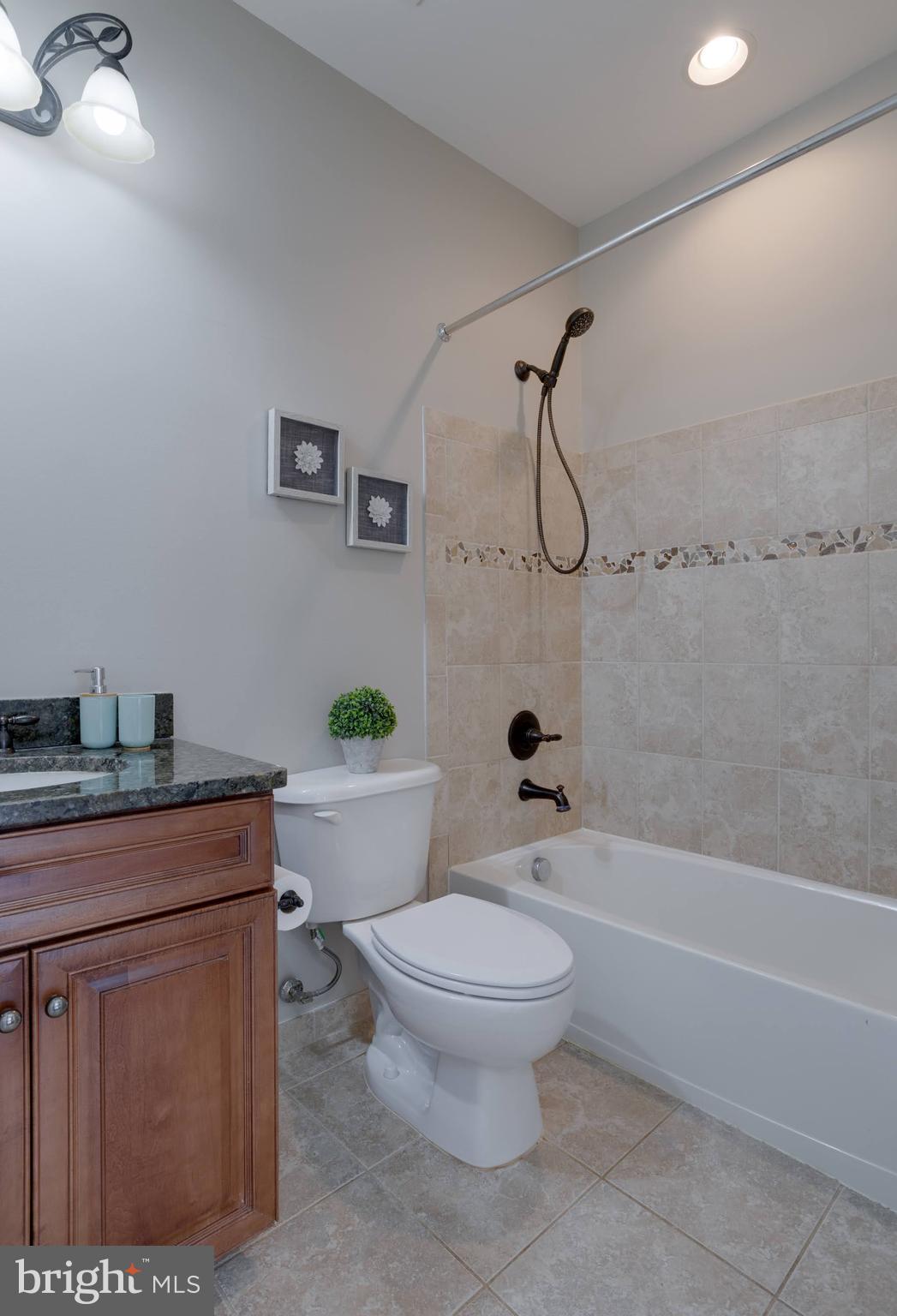 LAKEWOOD HILLS - Residential