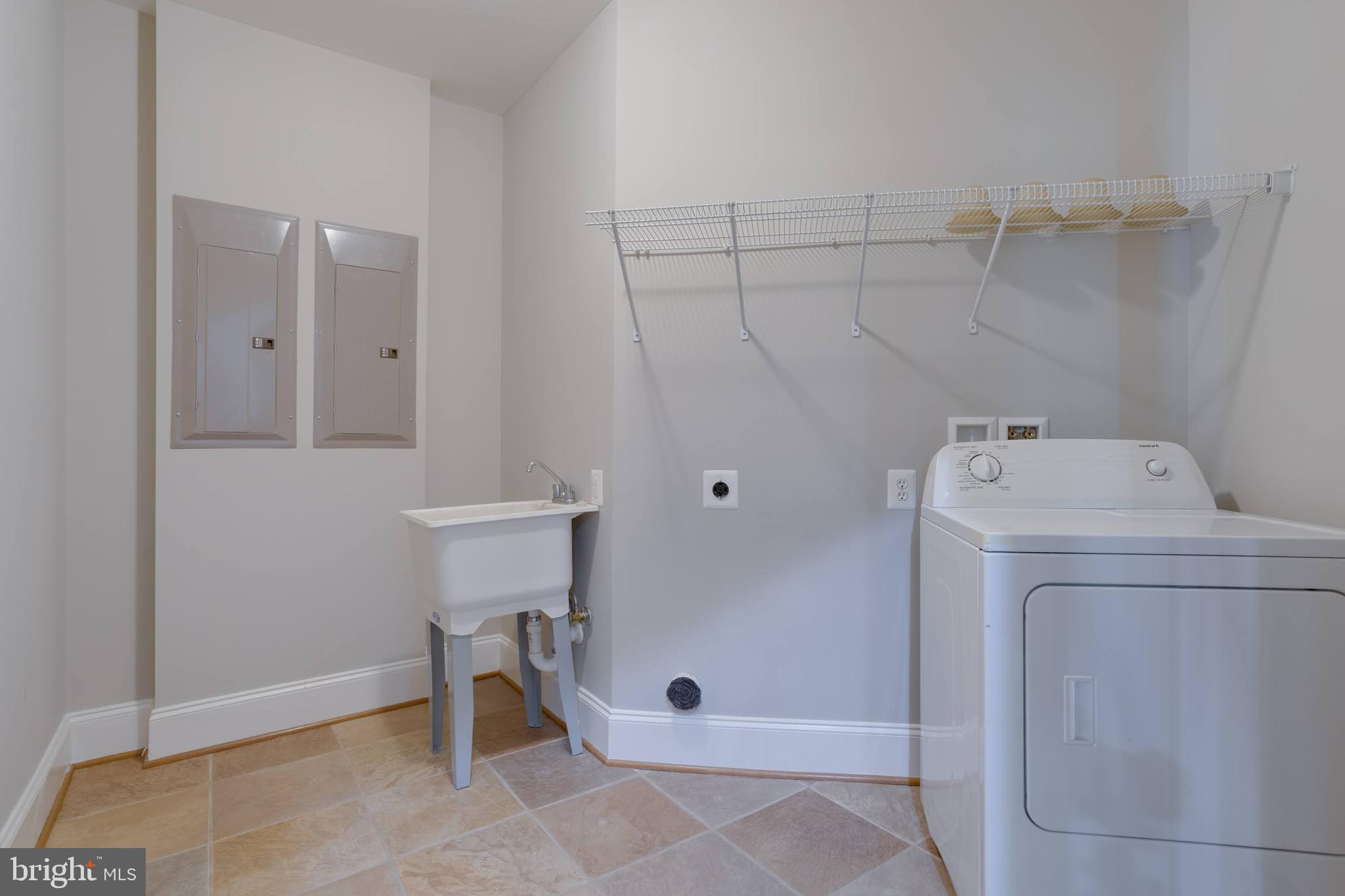 LAKEWOOD HILLS - Residential