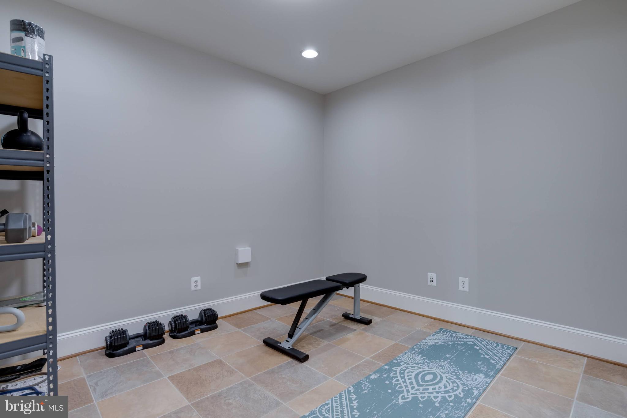 LAKEWOOD HILLS - Residential