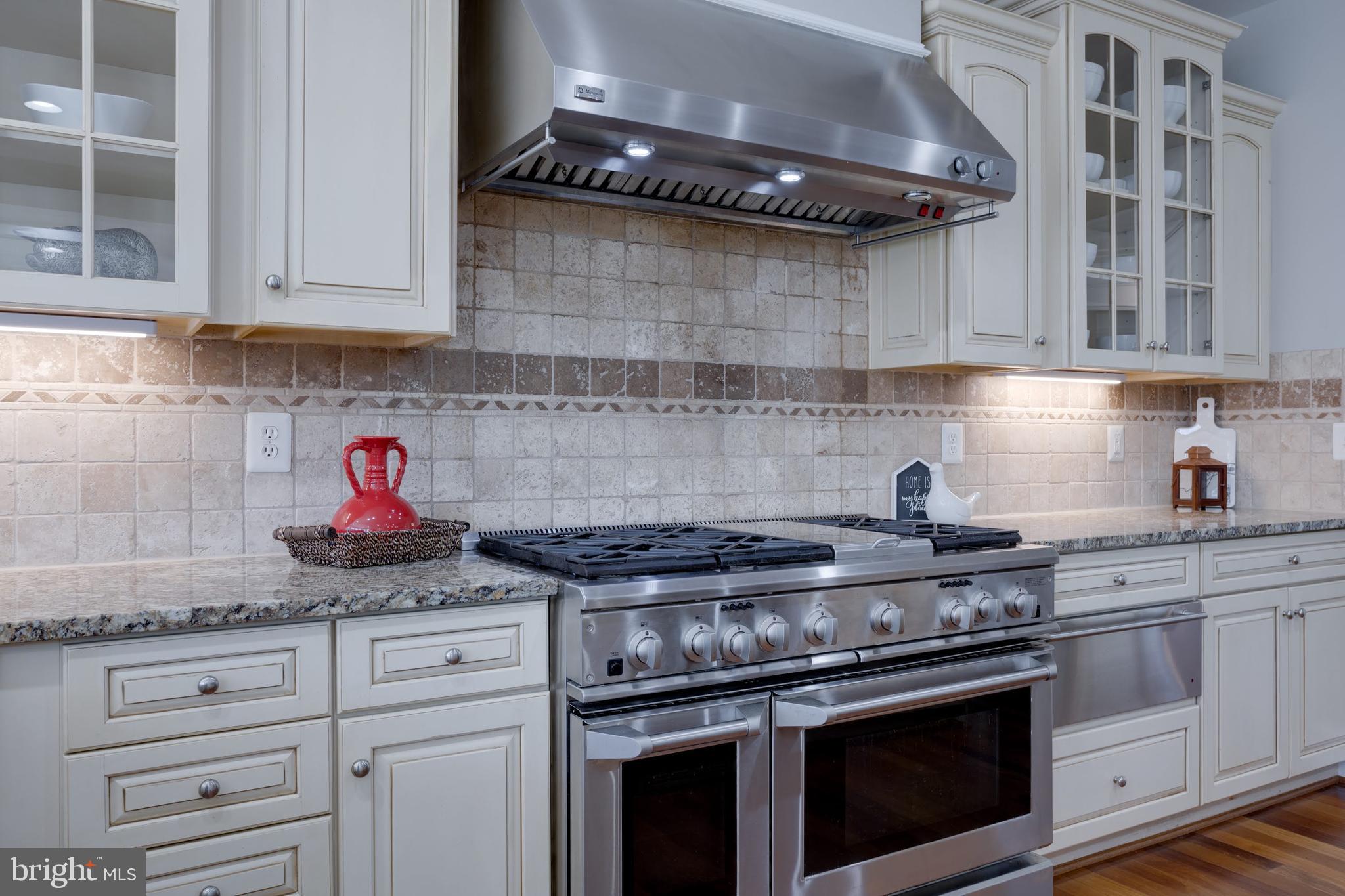 LAKEWOOD HILLS - Residential