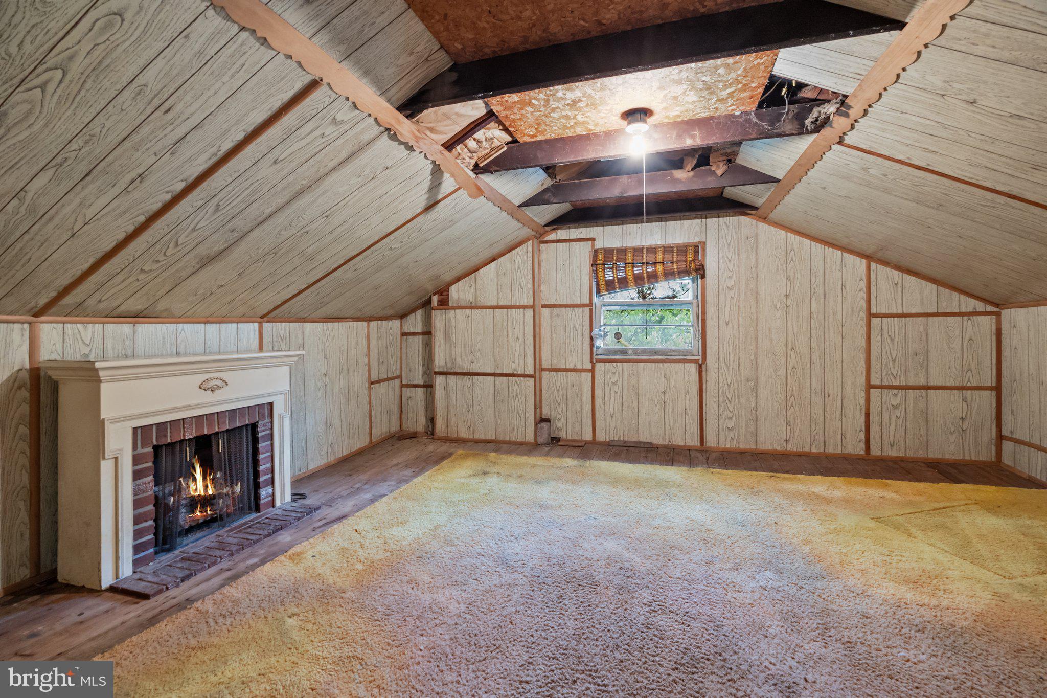 HUNTINGDON HILLS - Residential