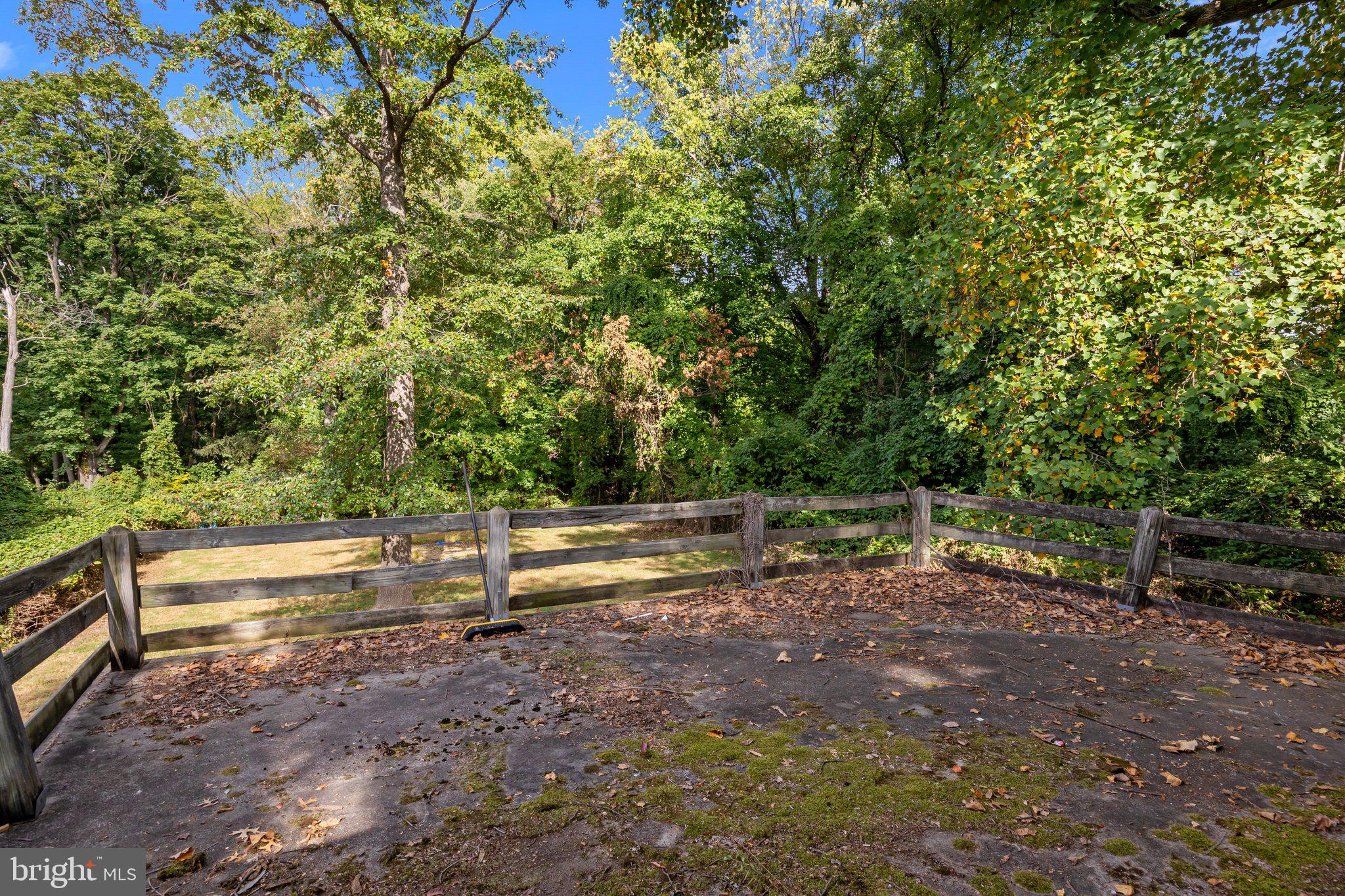 HUNTINGDON HILLS - Residential