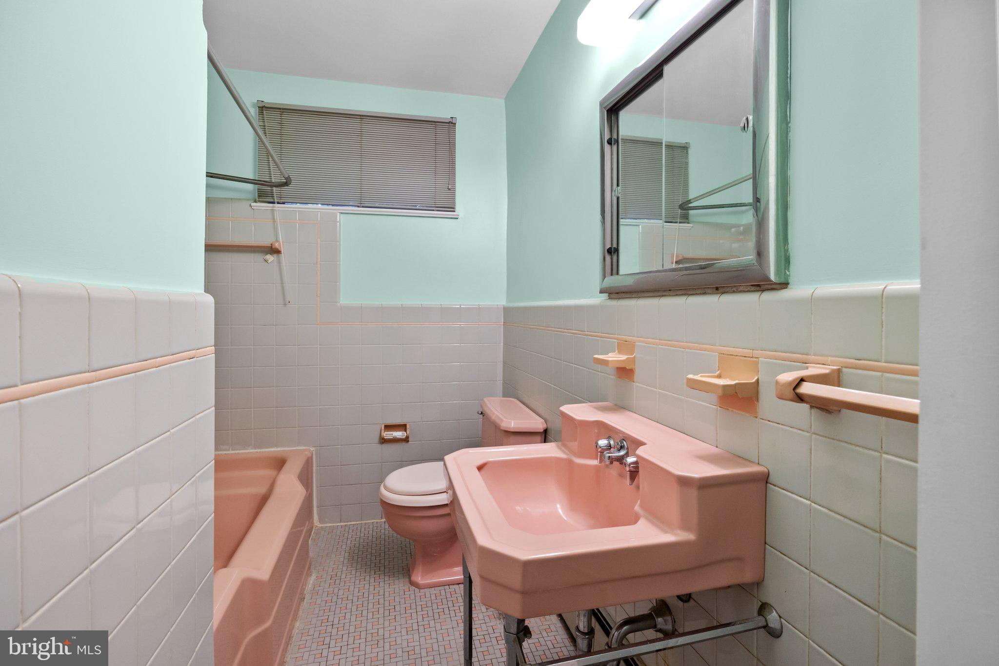 HUNTINGDON HILLS - Residential