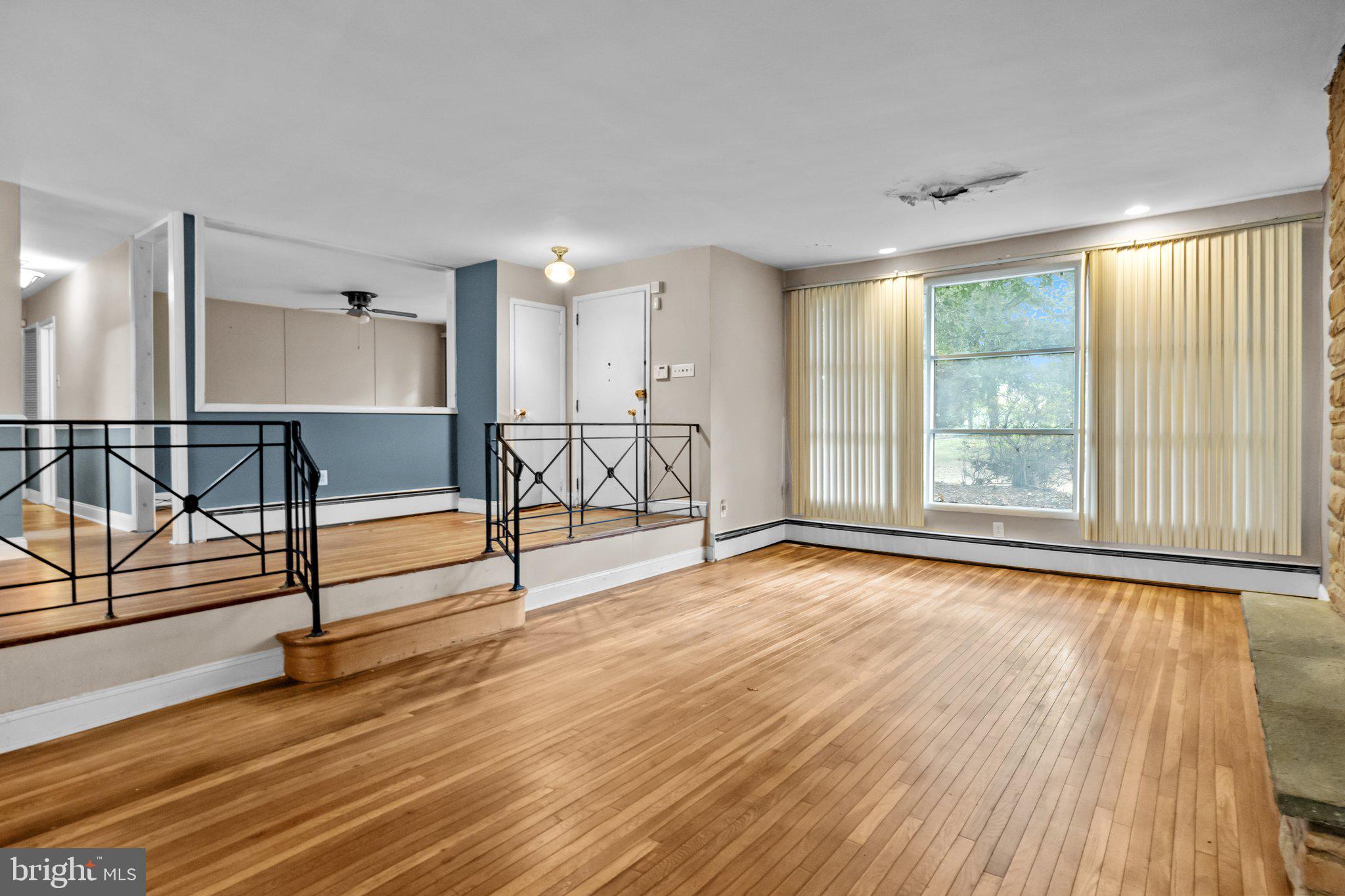 HUNTINGDON HILLS - Residential