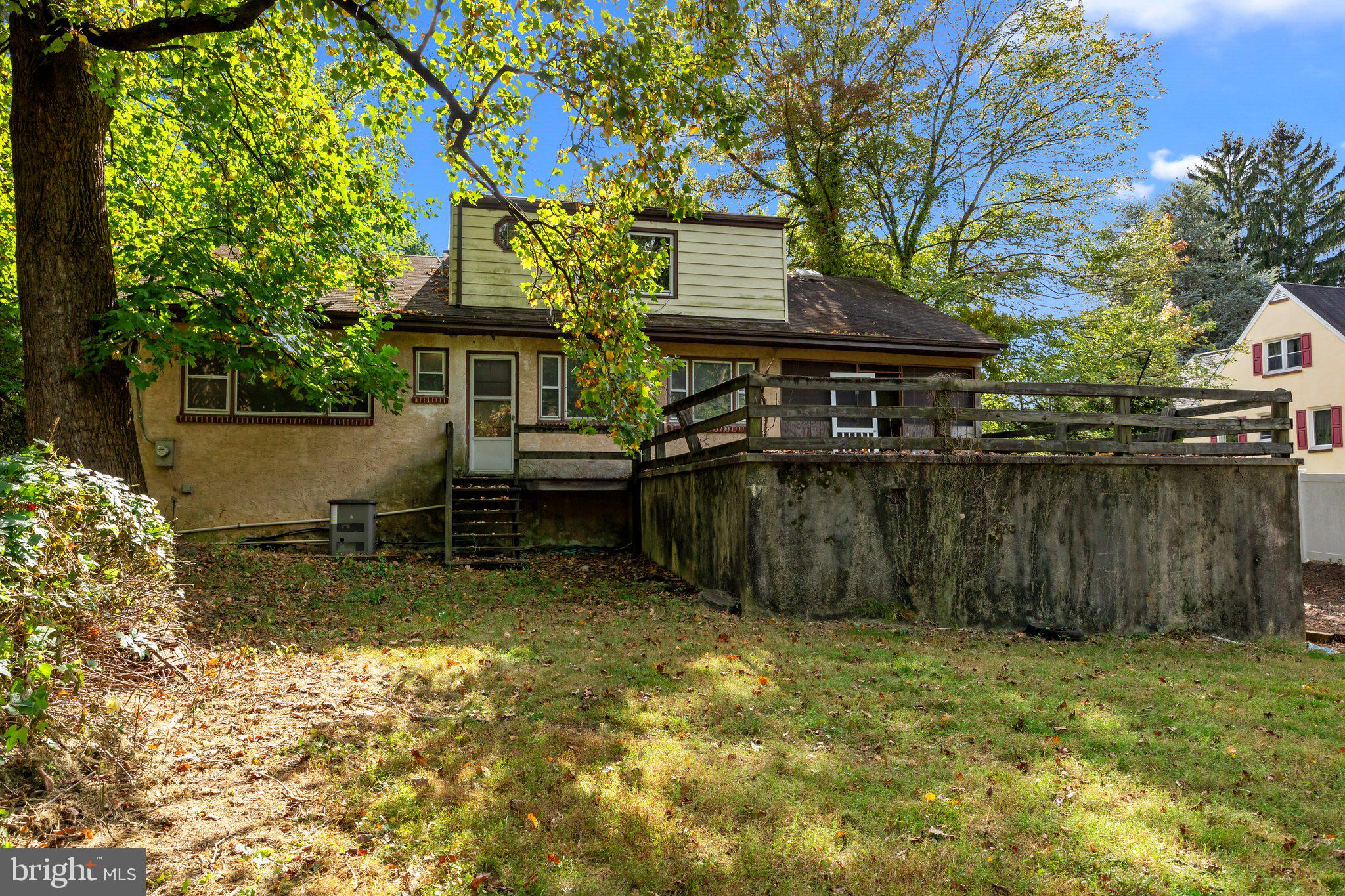 HUNTINGDON HILLS - Residential