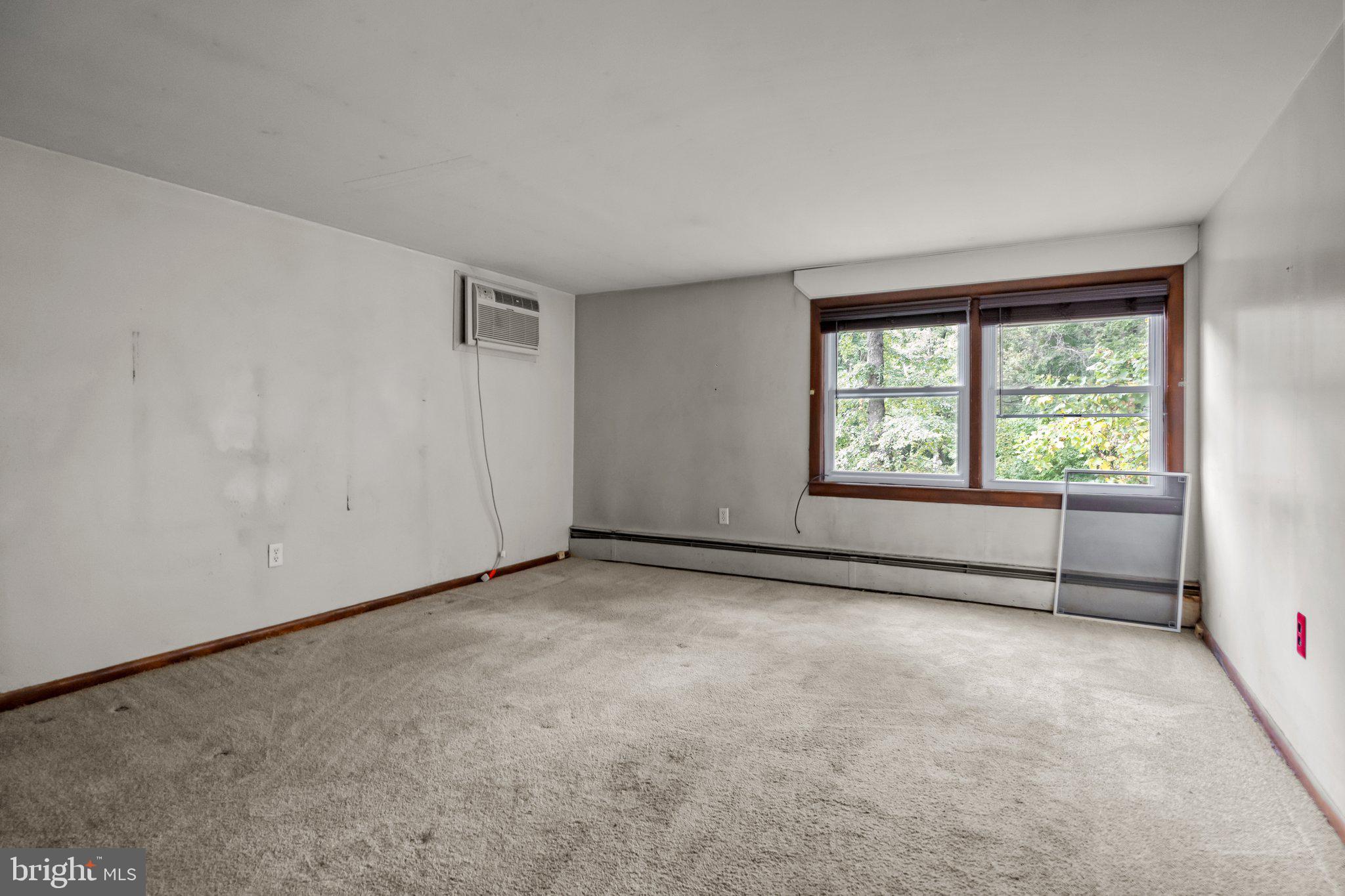 HUNTINGDON HILLS - Residential