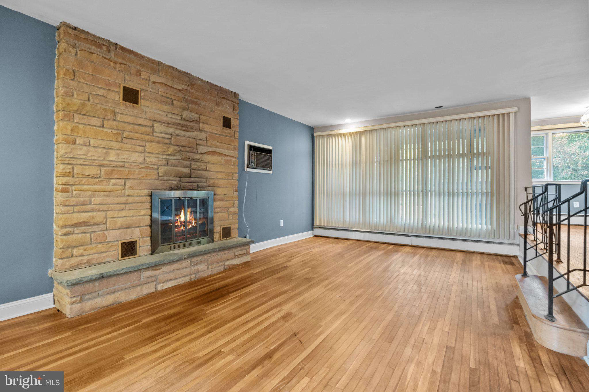 HUNTINGDON HILLS - Residential