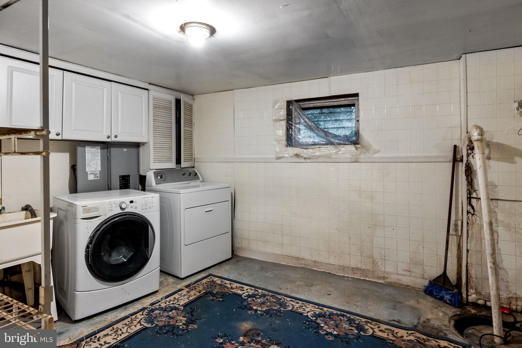 HUNTINGDON HILLS - Residential