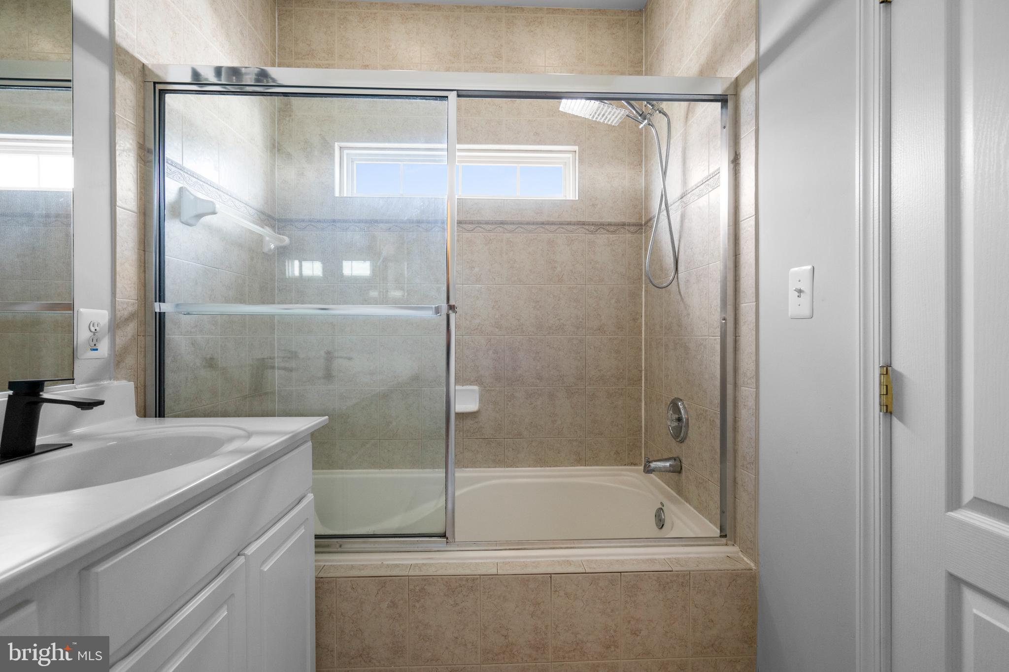 HIDDEN CREEK - Residential Lease