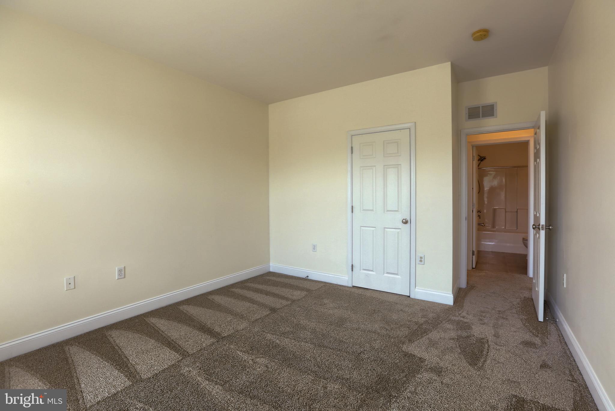 DEER RUN COMMONS - Residential Lease