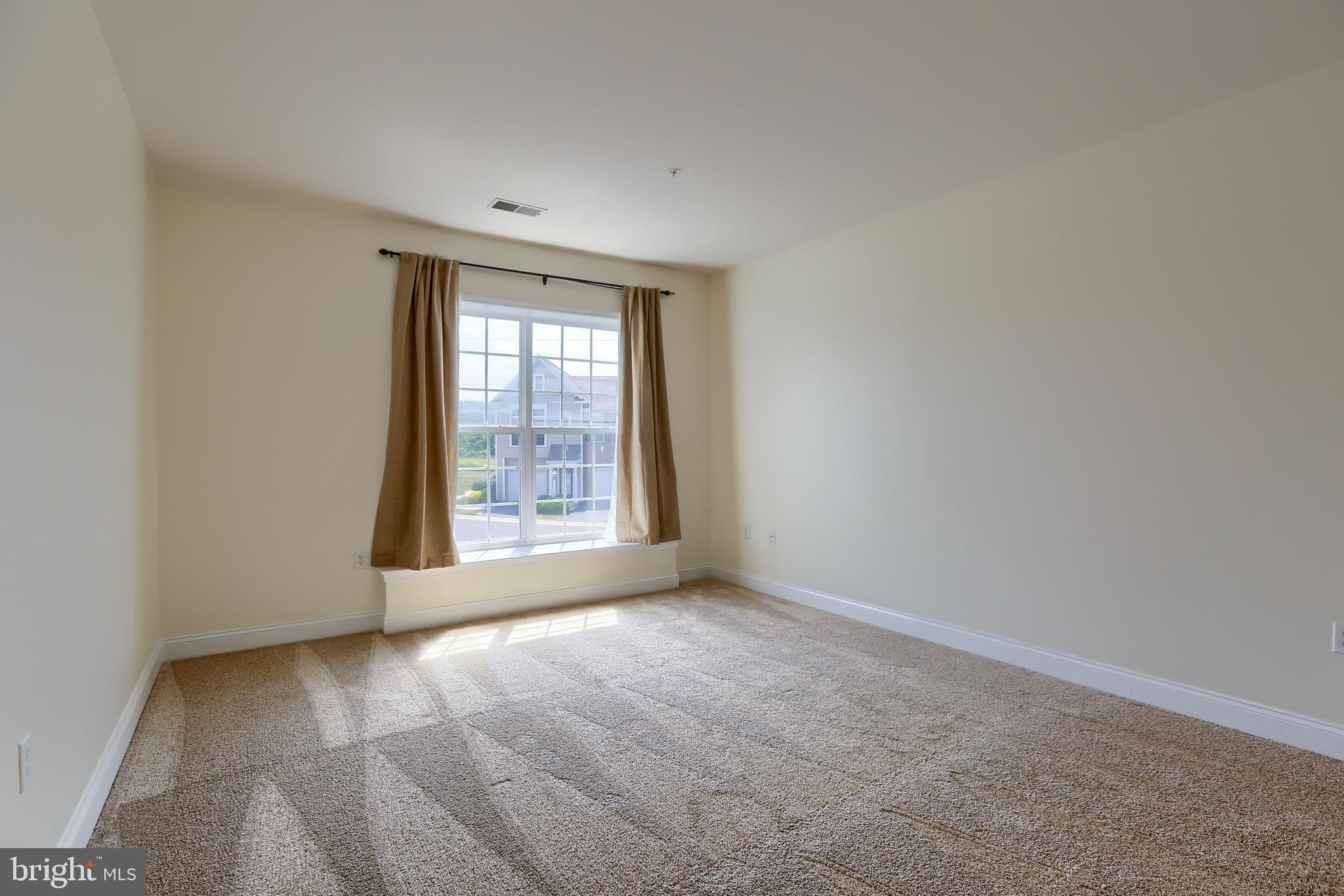 DEER RUN COMMONS - Residential Lease