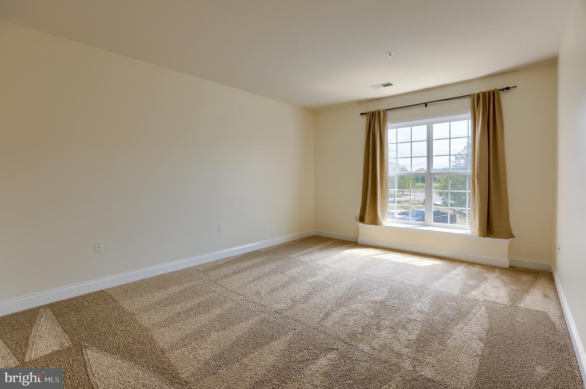 DEER RUN COMMONS - Residential Lease