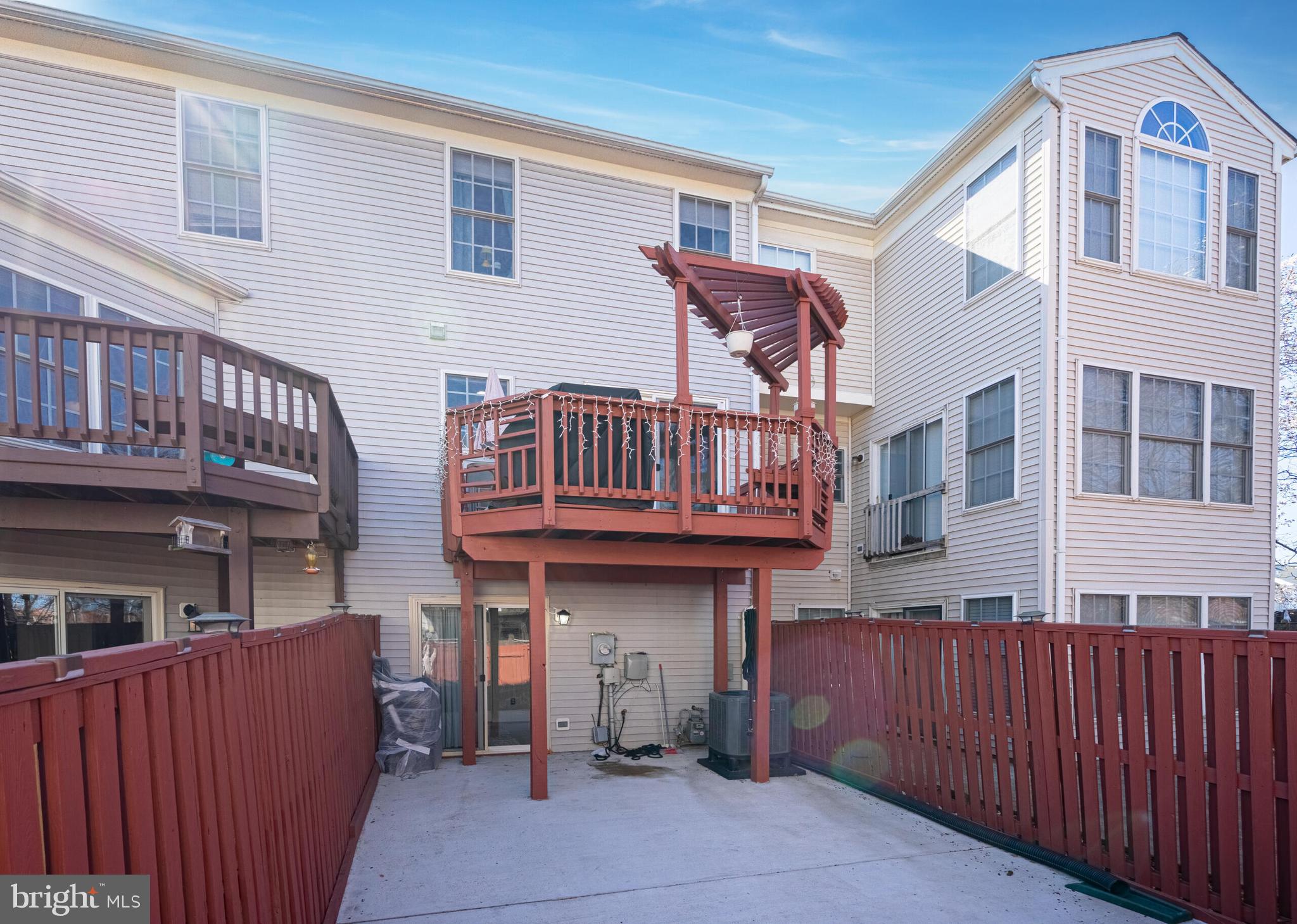 TRAILSIDE - Residential Lease