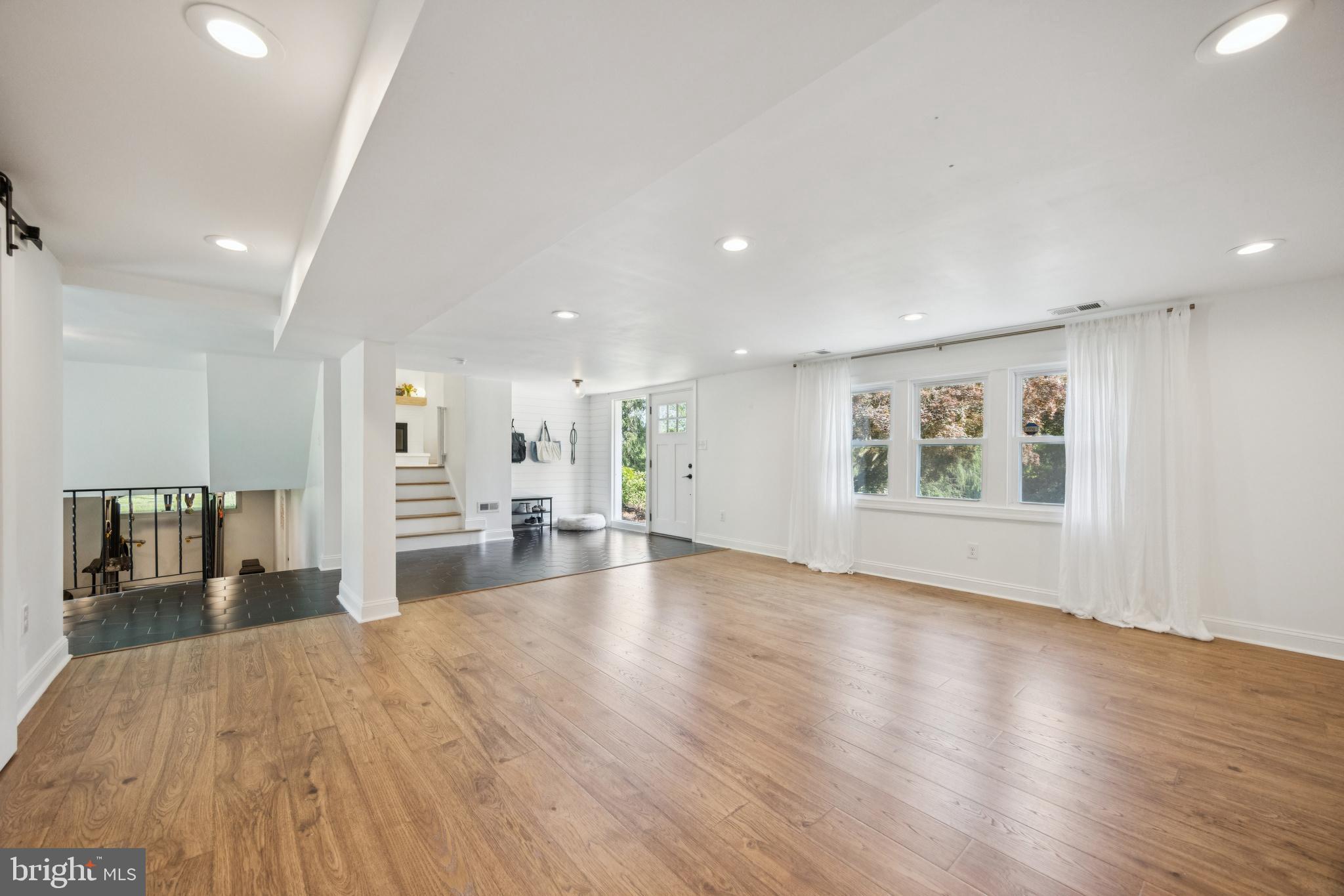 549 E LAFAYETTE DRIVE